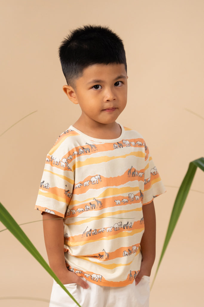 Peach t-shirt with animal motifs